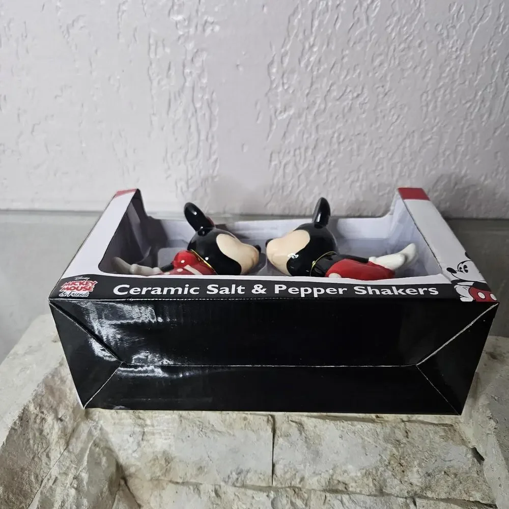 VTG Mickey Mouse & Minnie Mouse Salt & Pepper Shaker Set Disney Collectibles
